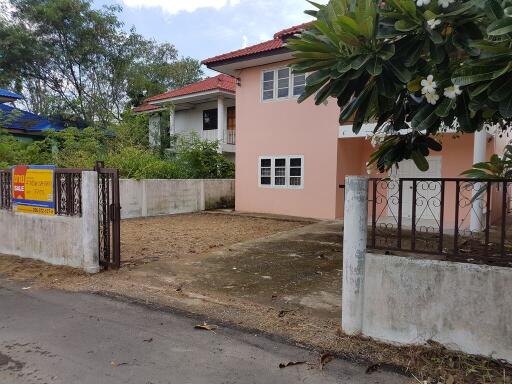 236 Sqm., 3 Beds, 2 Baths House listed for ฿ 1,027,000.