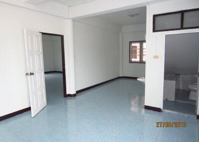 224 Sqm., 3 Beds, 2 Baths House listed for ฿ 1,026,000.