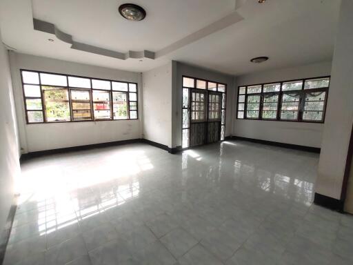 692 Sqm., 3 Beds, 1 Bath House listed for ฿ 903,000.