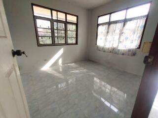 692 Sqm., 3 Beds, 1 Bath House listed for ฿ 903,000.