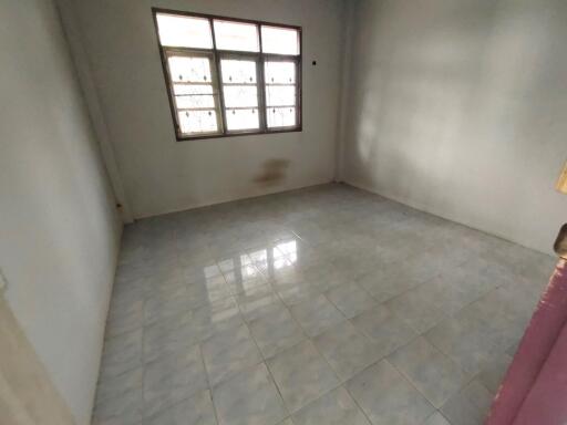 692 Sqm., 3 Beds, 1 Bath House listed for ฿ 903,000.