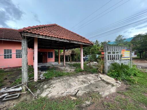 868 Sqm., 2 Beds, 1 Bath House listed for ฿ 958,000.