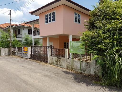 256 Sqm., 3 Beds, 2 Baths House listed for ฿ 923,000.