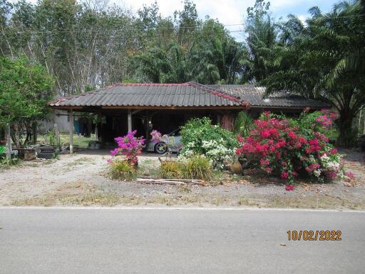 432 Sqm., 2 Beds, 1 Bath House listed for ฿ 904,000.