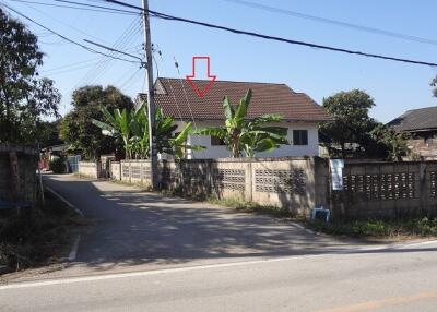 320 Sqm., 3 Beds, 1 Bath House listed for ฿ 877,000.