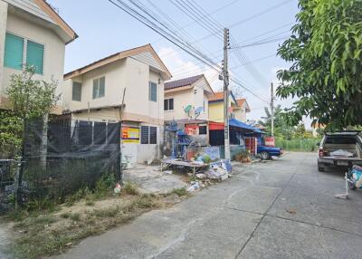 85 Sqm., 2 Beds, 1 Bath House listed for ฿ 760,000.