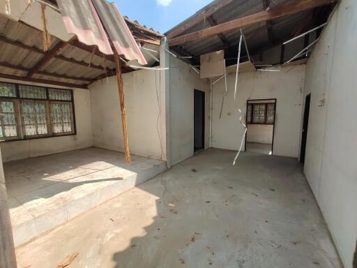 1,452 Sqm., 3 Beds, 1 Bath House listed for ฿ 814,000.