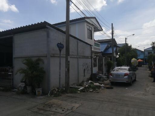78 Sqm., 2 Beds, 1 Bath House listed for ฿ 713,000.
