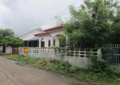 274 Sqm., 3 Beds, 1 Bath House listed for ฿ 784,000.