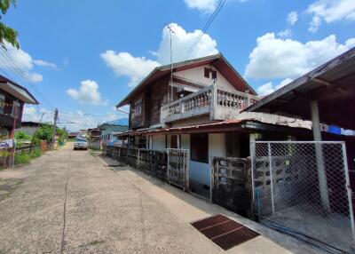 200 Sqm., 4 Beds, 2 Baths House listed for ฿ 656,000.