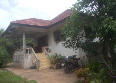 240 Sqm., 2 Beds, 1 Bath House listed for ฿ 625,000.