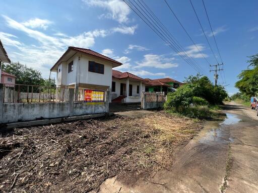 400 Sqm., 3 Beds, 2 Baths House listed for ฿ 689,000.