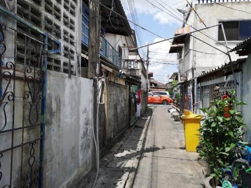 80 Sqm., 1 Bed, 1 Bath House listed for ฿ 618,000.