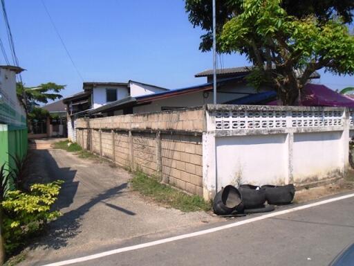 252 Sqm., 2 Beds, 1 Bath House listed for ฿ 617,000.