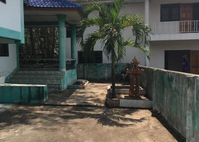 280 Sqm., 1 Bed, 1 Bath House listed for ฿ 639,000.