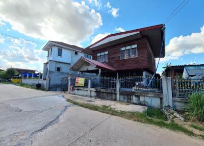 320 Sqm., 1 Bed, 1 Bath House listed for ฿ 483,000.