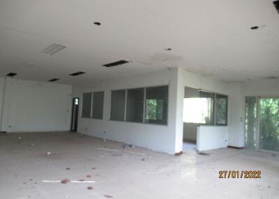 19,116 Sqm., 1 Bed Warehouse listed for ฿ 18,436,000.