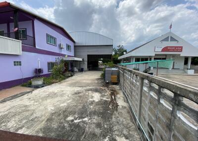 820 Sqm., 1 Bed Warehouse listed for ฿ 2,732,000.