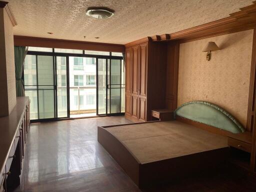 193 Sqm., 3 Beds, 4 Baths Condo listed for ฿ 11,500,000.