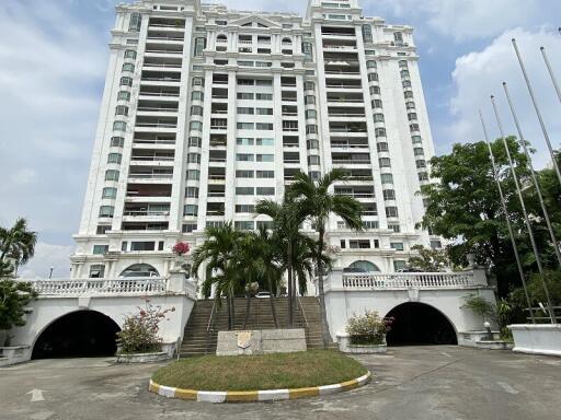 262 Sqm., 1 Bed, 1 Bath Condo listed for ฿ 6,635,000.
