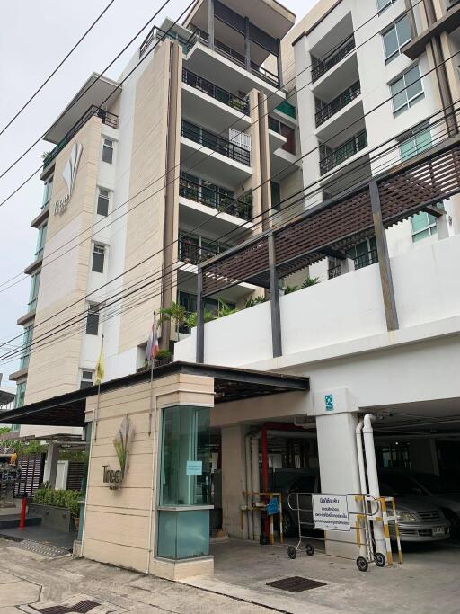 62 Sqm., 1 Bed, 1 Bath Condo listed for ฿ 4,544,000.