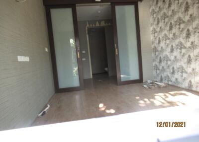 53 Sqm., 1 Bed, 1 Bath Condo listed for ฿ 4,346,000.