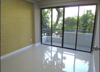 129 Sqm., 3 Beds, 2 Baths Condo listed for ฿ 4,281,000.