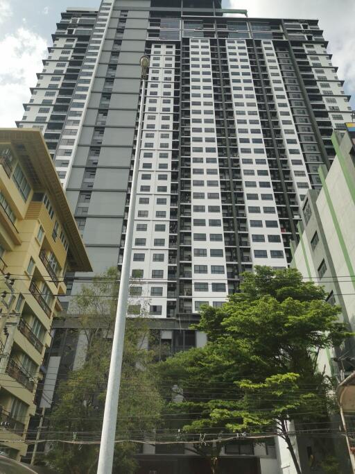 38 Sqm., 1 Bed, 1 Bath Condo listed for ฿ 4,125,000.
