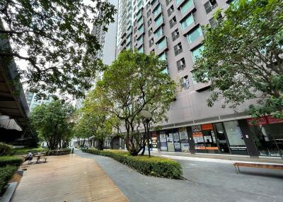 56 Sqm., 1 Bed, 1 Bath Condo listed for ฿ 3,641,000.