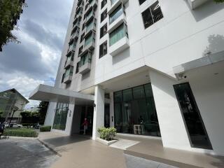 56 Sqm., 1 Bed, 1 Bath Condo listed for ฿ 3,641,000.