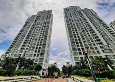 39 Sqm., 1 Bed, 1 Bath Condo listed for ฿ 3,022,000.