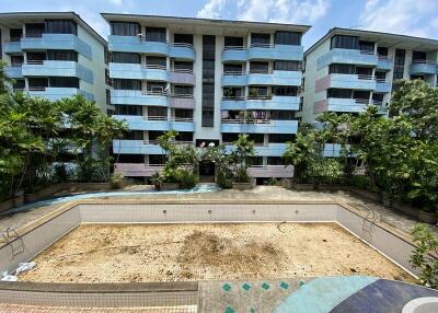 236 Sqm., 1 Bed, 1 Bath Condo listed for ฿ 2,100,000.