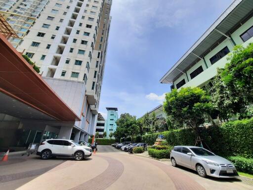41 Sqm., 1 Bed, 1 Bath Condo listed for ฿ 2,400,000.