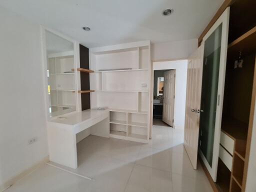 48 Sqm., 1 Bed, 1 Bath Condo listed for ฿ 2,132,000.