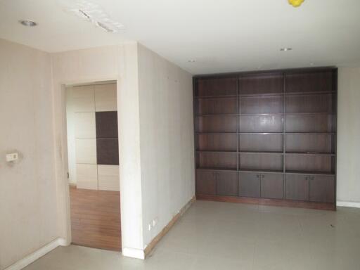 57 Sqm., 1 Bed, 1 Bath Condo listed for ฿ 1,690,000.