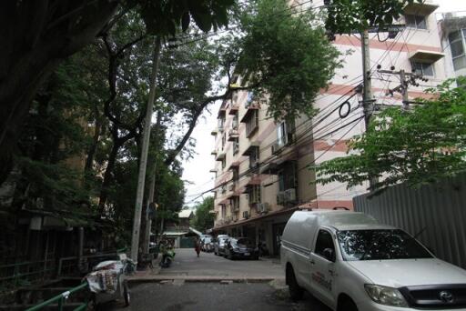 43 Sqm., 1 Bed, 1 Bath Condo listed for ฿ 2,236,000.