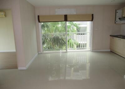 57 Sqm., 1 Bed, 1 Bath Condo listed for ฿ 1,660,000.