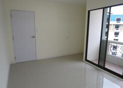 72 Sqm., 1 Bed, 2 Baths Condo listed for ฿ 1,620,000.