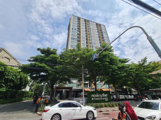 32 Sqm., 1 Bed, 1 Bath Condo listed for ฿ 2,029,000.