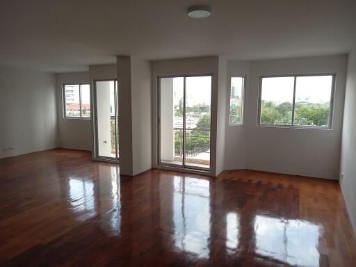 51 Sqm., 1 Bed, 1 Bath Condo listed for ฿ 1,830,000.