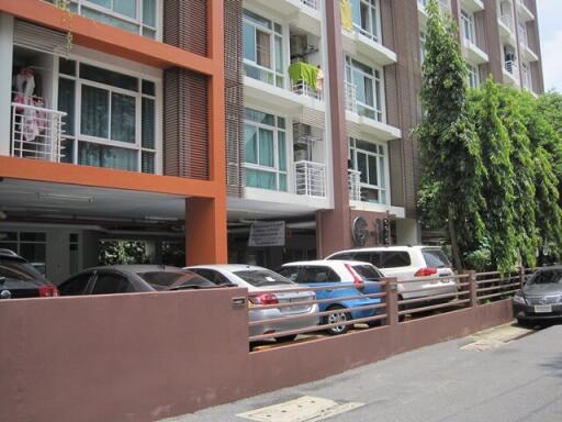 35 Sqm., 2 Beds, 1 Bath Condo listed for ฿ 1,895,000.