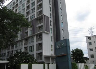 32 Sqm., 1 Bed, 1 Bath Condo listed for ฿ 1,659,000.