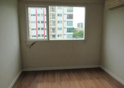 42 Sqm., 1 Bed, 1 Bath Condo listed for ฿ 1,250,000.