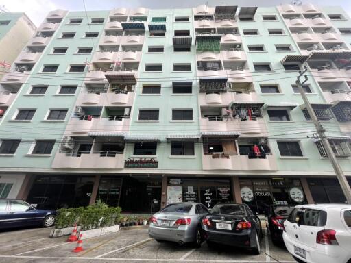 71 Sqm., 1 Bed, 1 Bath Condo listed for ฿ 1,573,000.