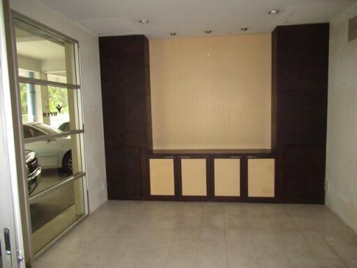 64 Sqm., 1 Bed, 1 Bath Condo listed for ฿ 1,170,000.