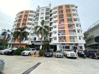 48 Sqm., 1 Bed, 1 Bath Condo listed for ฿ 1,250,000.