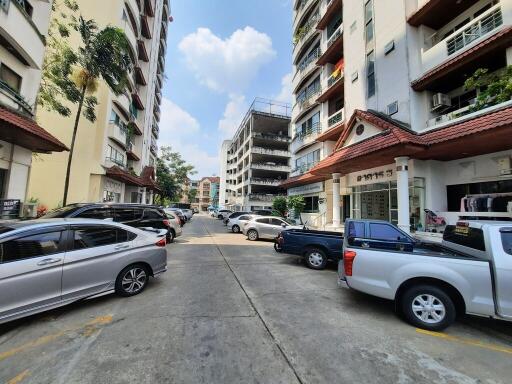 63 Sqm., 1 Bed, 1 Bath Condo listed for ฿ 1,420,000.