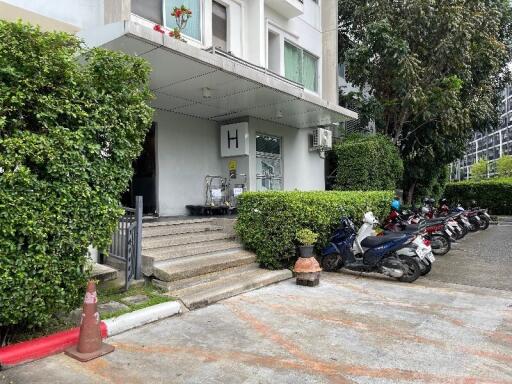 31 Sqm., 1 Bed, 1 Bath Condo listed for ฿ 1,265,000.