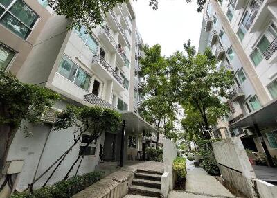 31 Sqm., 1 Bed, 1 Bath Condo listed for ฿ 1,250,000.