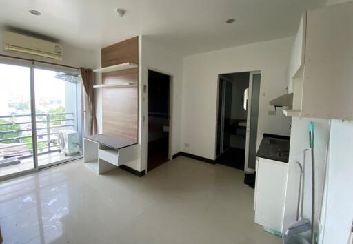 31 Sqm., 1 Bed, 1 Bath Condo listed for ฿ 1,355,000.